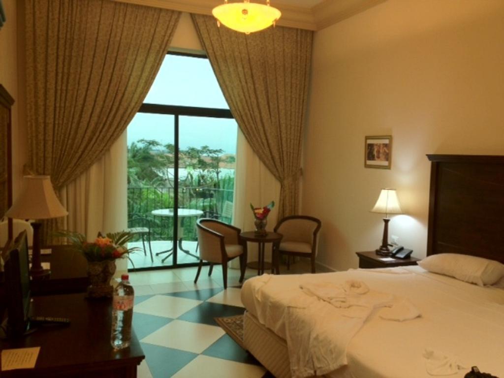 Atlantic Palace Hotel Pointe Noire Quarto foto