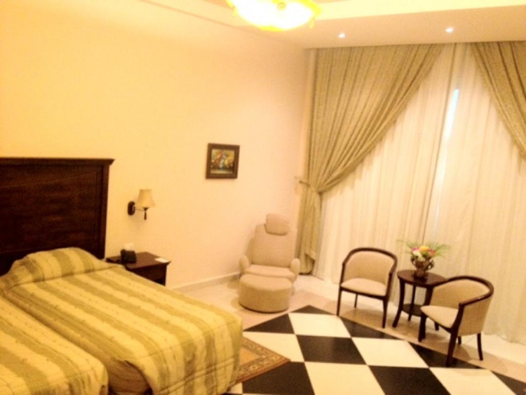 Atlantic Palace Hotel Pointe Noire Quarto foto